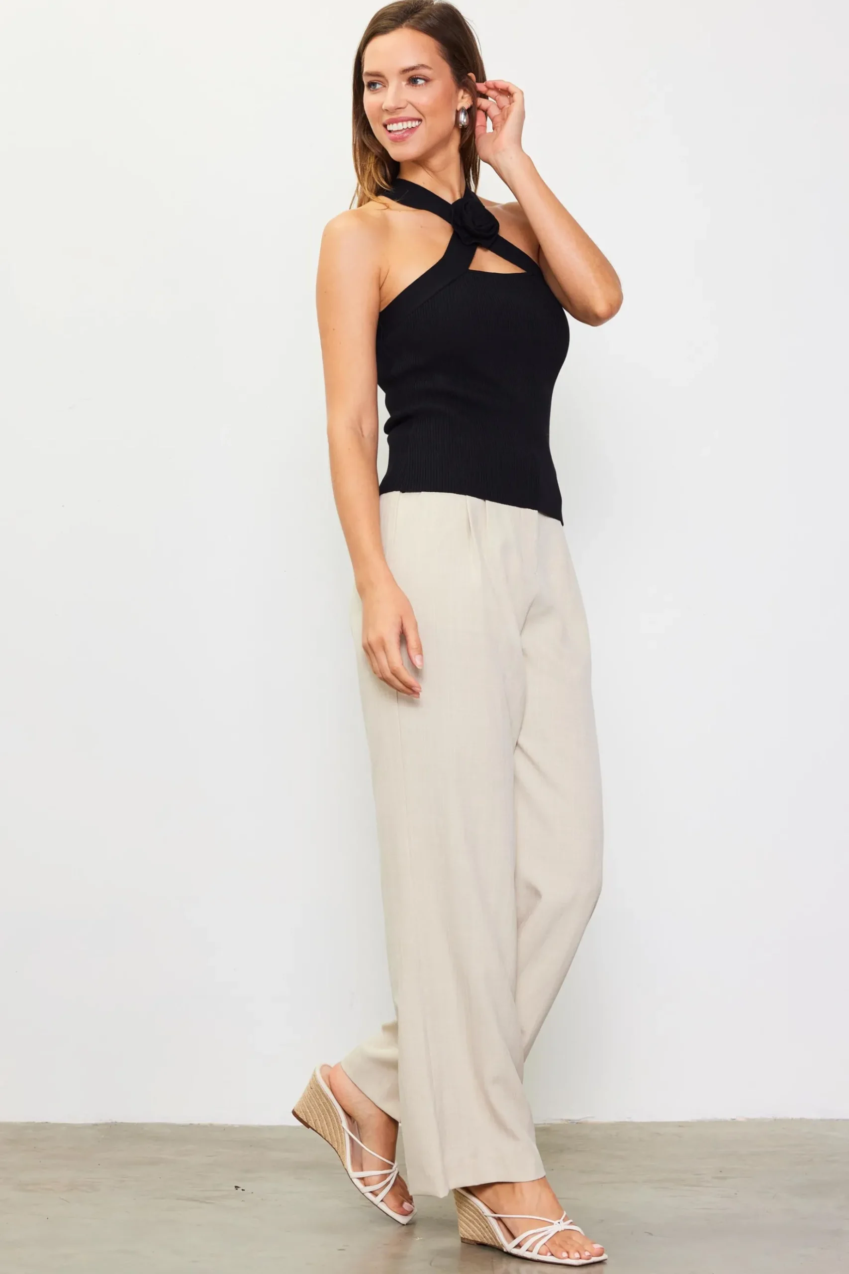 Detachable Rosette Knit Halter Top*SKIES ARE BLUE