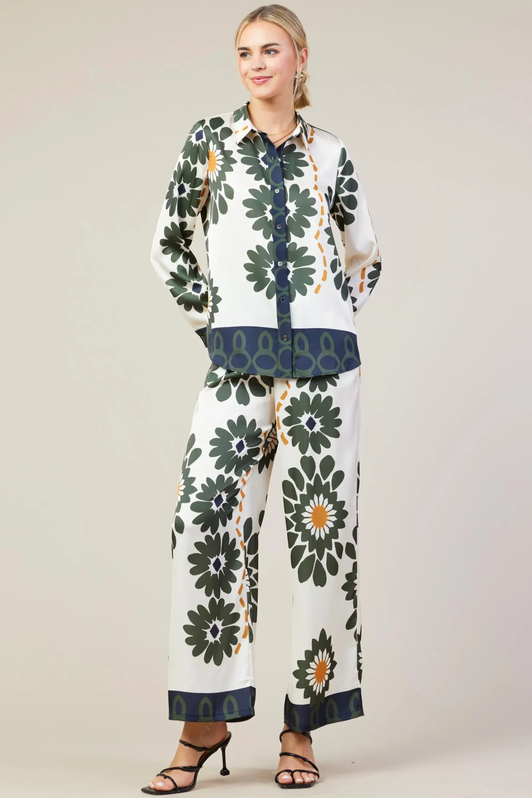 Floral Print Longsleeve Blouse*SKIES ARE BLUE Sale