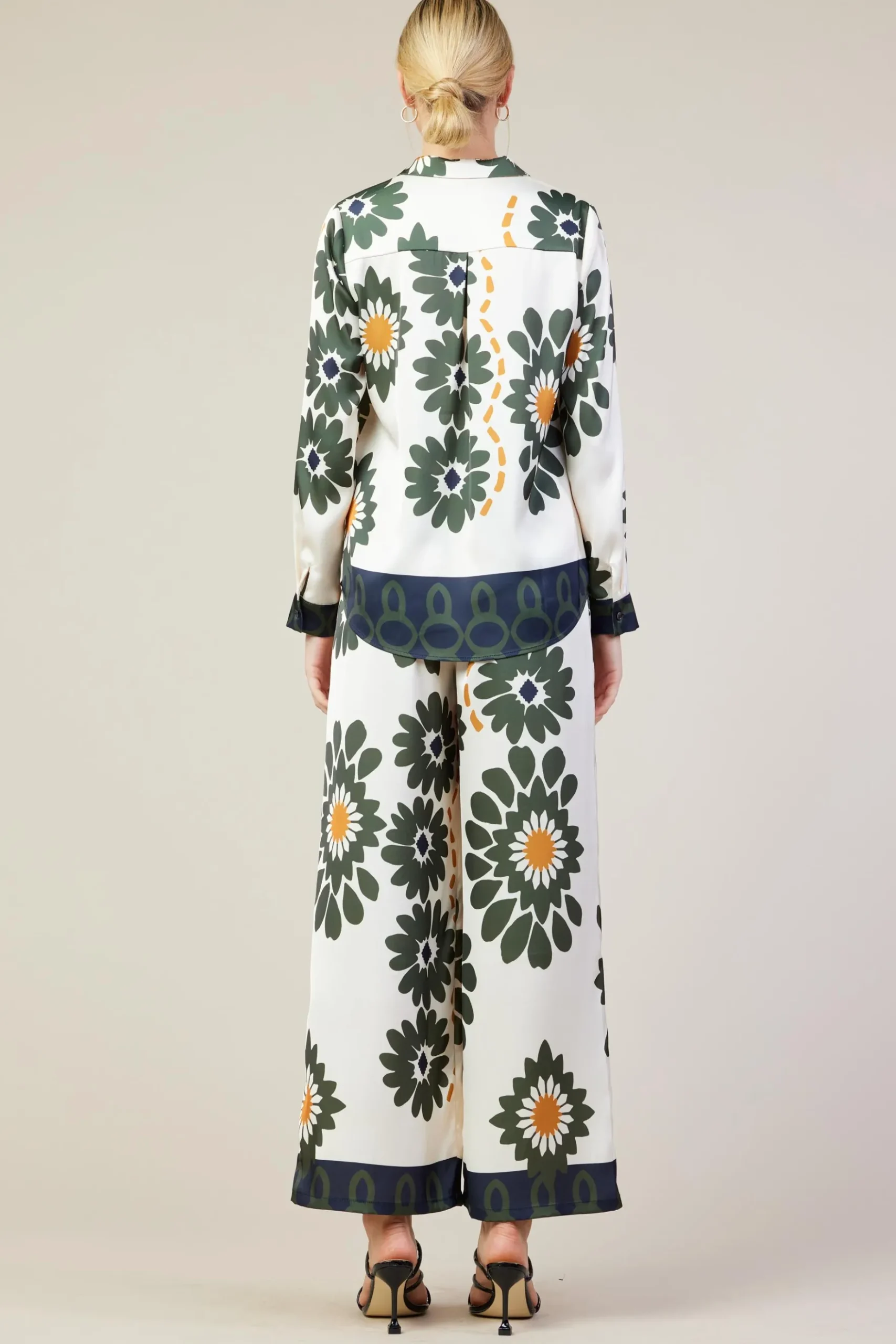 Floral Print Longsleeve Blouse*SKIES ARE BLUE Sale