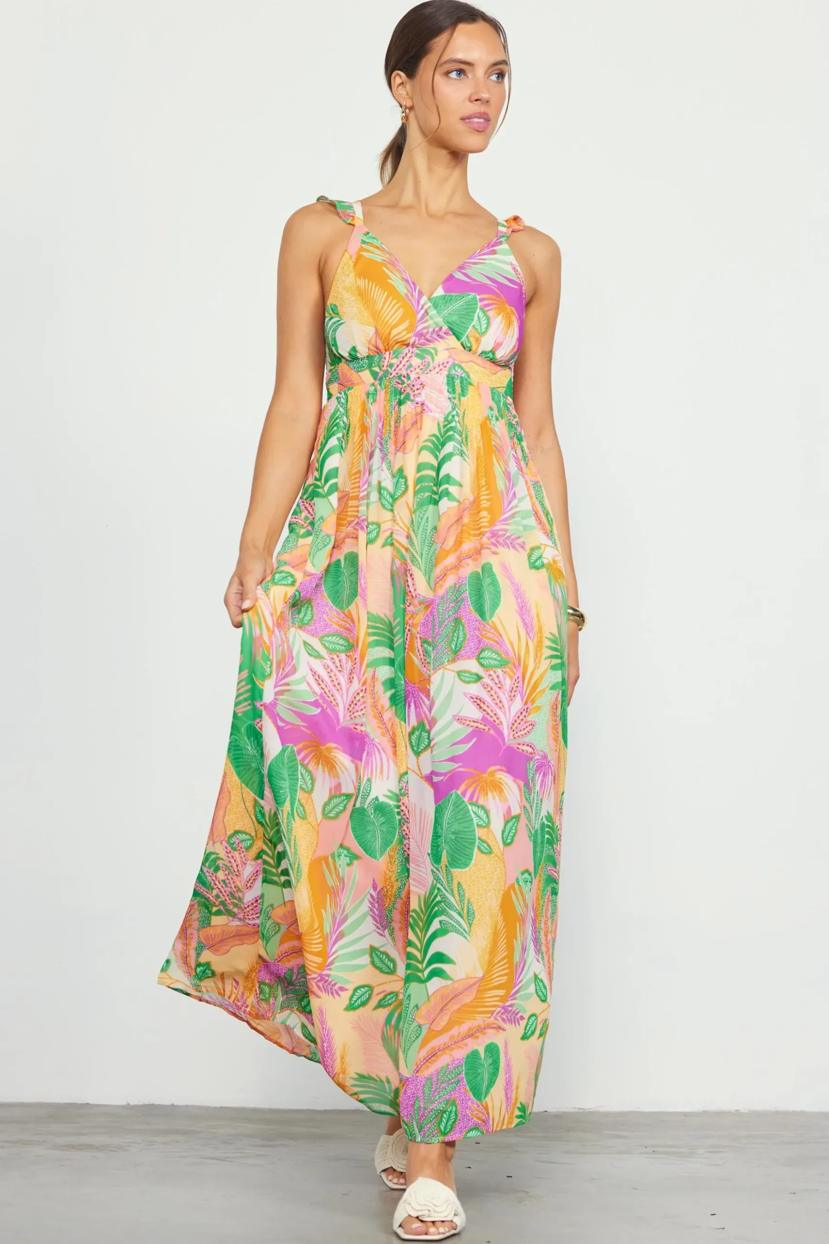 Leilani Floral Print Maxi Dress*SKIES ARE BLUE Hot
