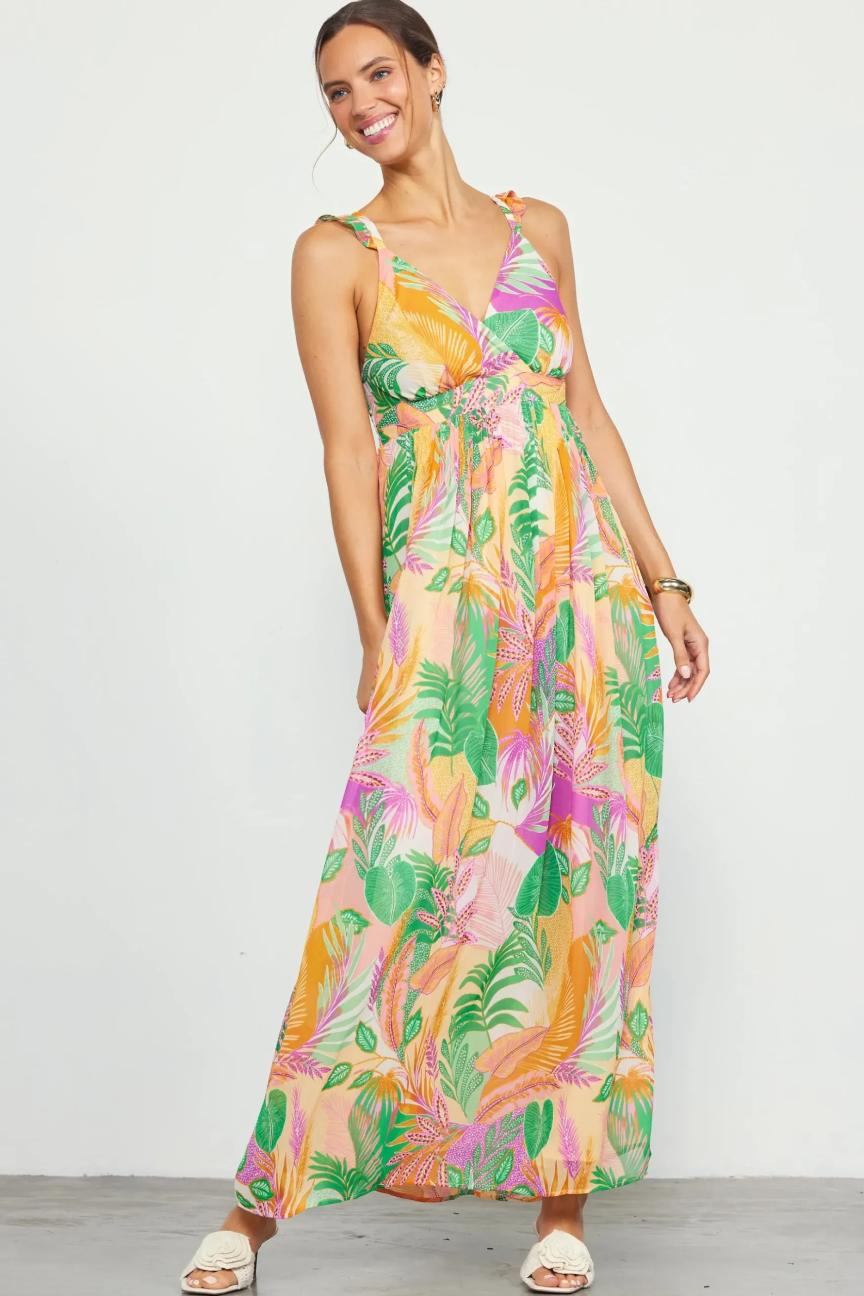 Leilani Floral Print Maxi Dress*SKIES ARE BLUE Hot
