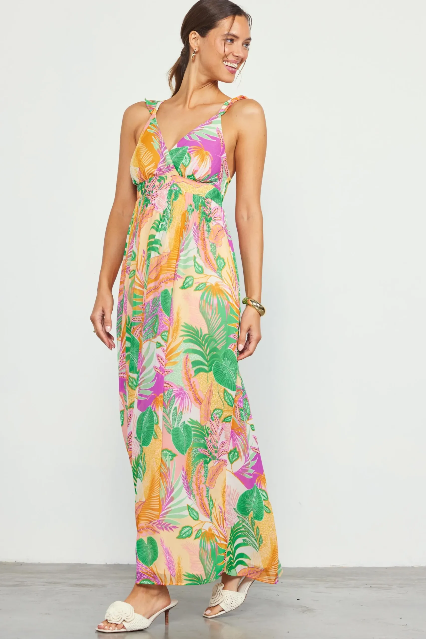 Leilani Floral Print Maxi Dress*SKIES ARE BLUE Hot