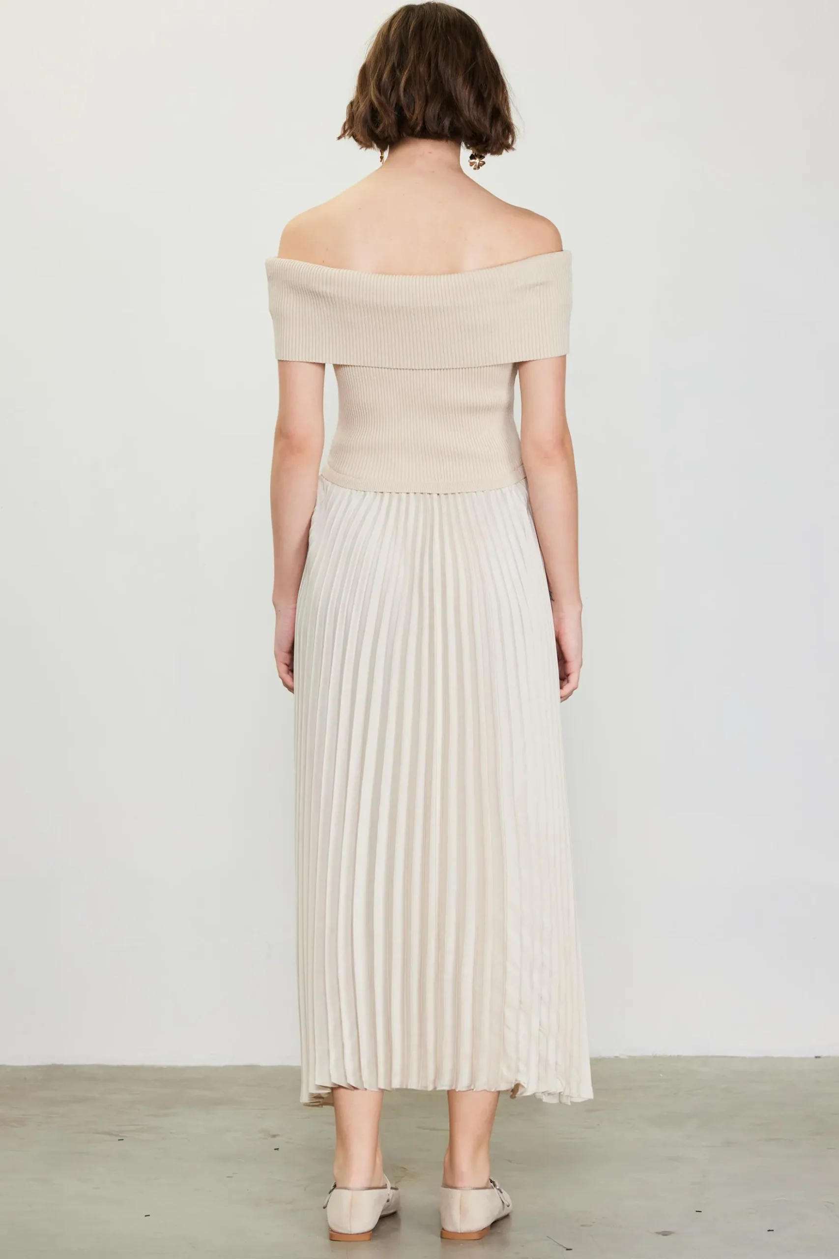 Off Shoulder Mixed Media Pleated Dress*SKIES ARE BLUE Hot