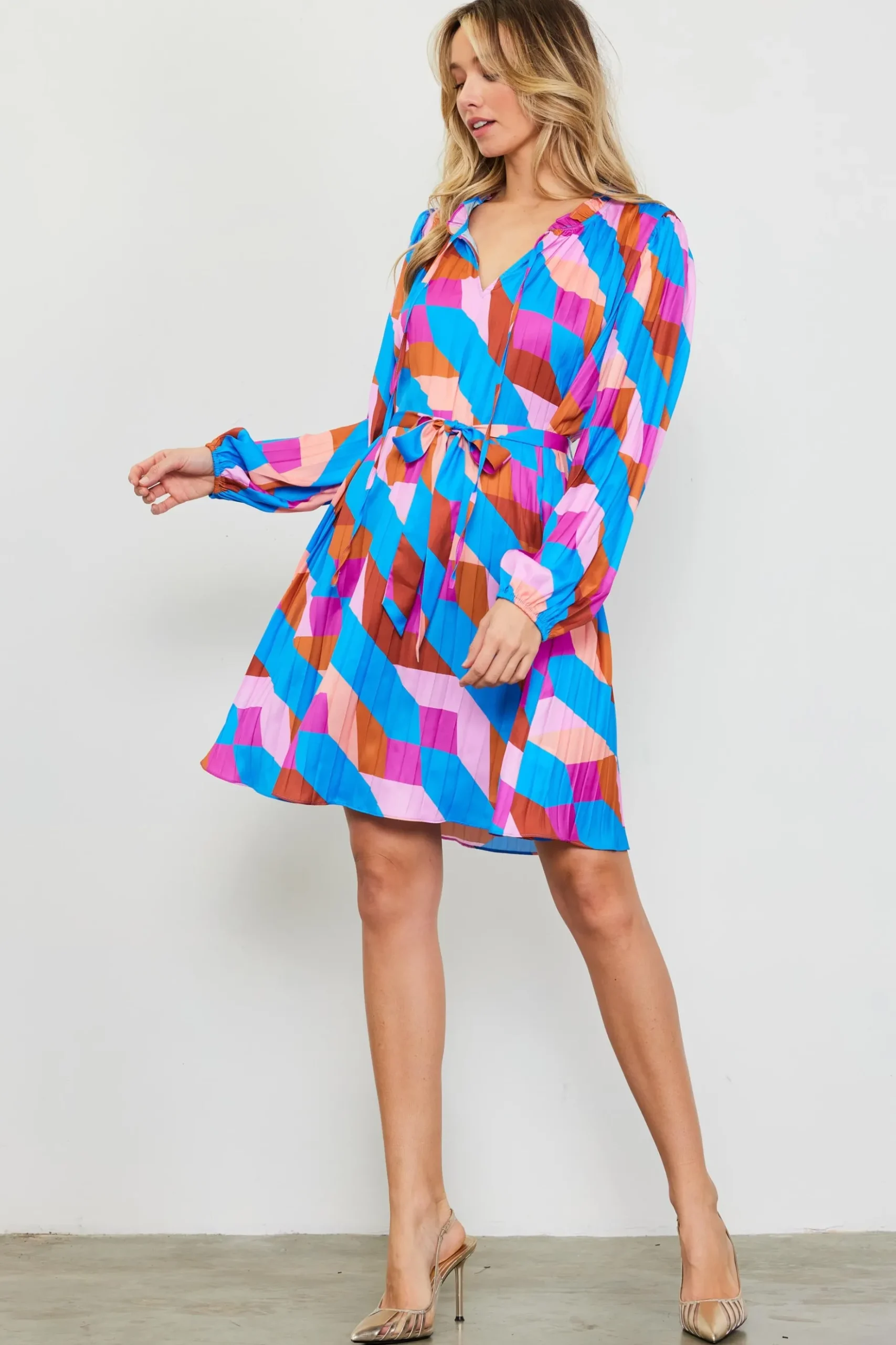 Pleated Geometric Print Mini Dress*SKIES ARE BLUE Online