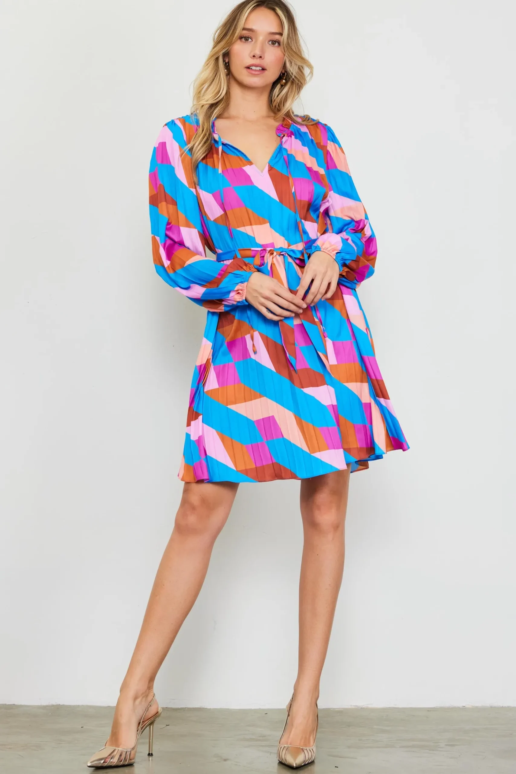 Pleated Geometric Print Mini Dress*SKIES ARE BLUE Online