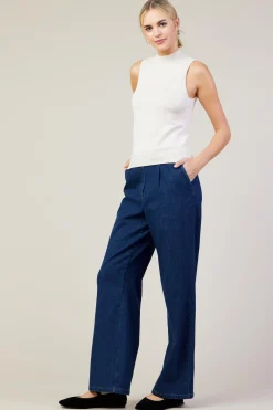 Sleeveless Mock Neck Knit Top*SKIES ARE BLUE Sale